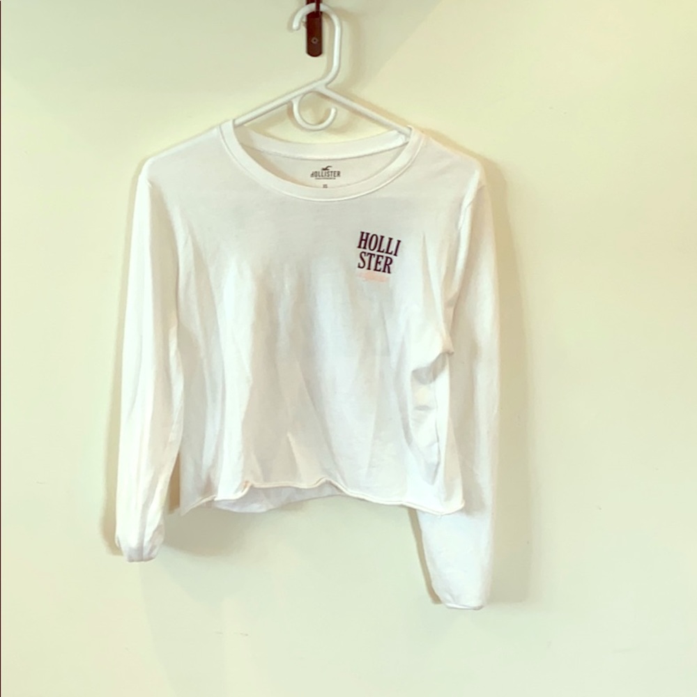A long sleeve T-shirt cropped
